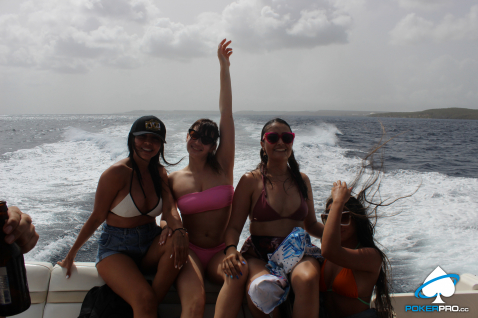 PokerPro na rajskem otoku Curacao: Poker, zabava in čudovite plaže